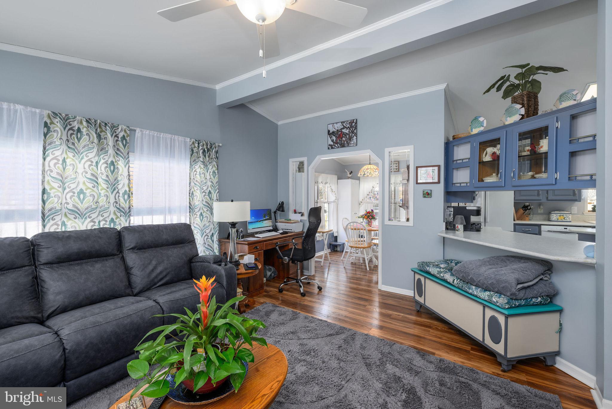 33606 LAKESHORE CIRCLE