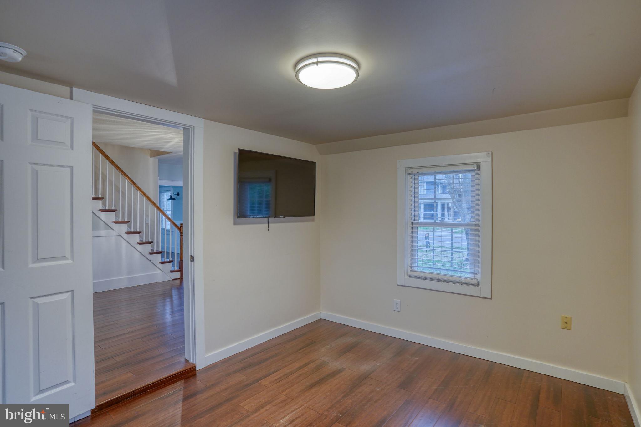 129 LAUREL ROAD