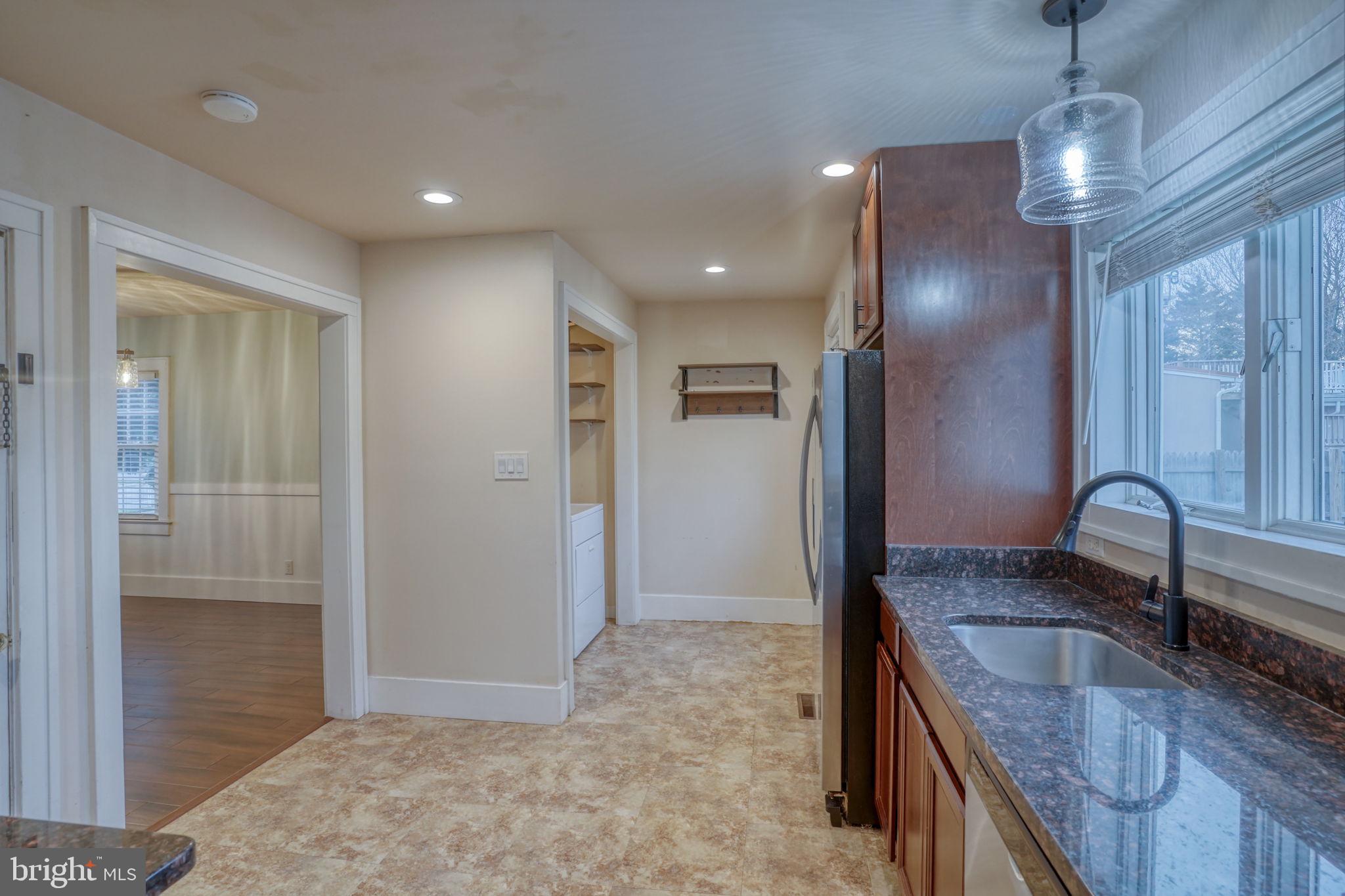 129 LAUREL ROAD
