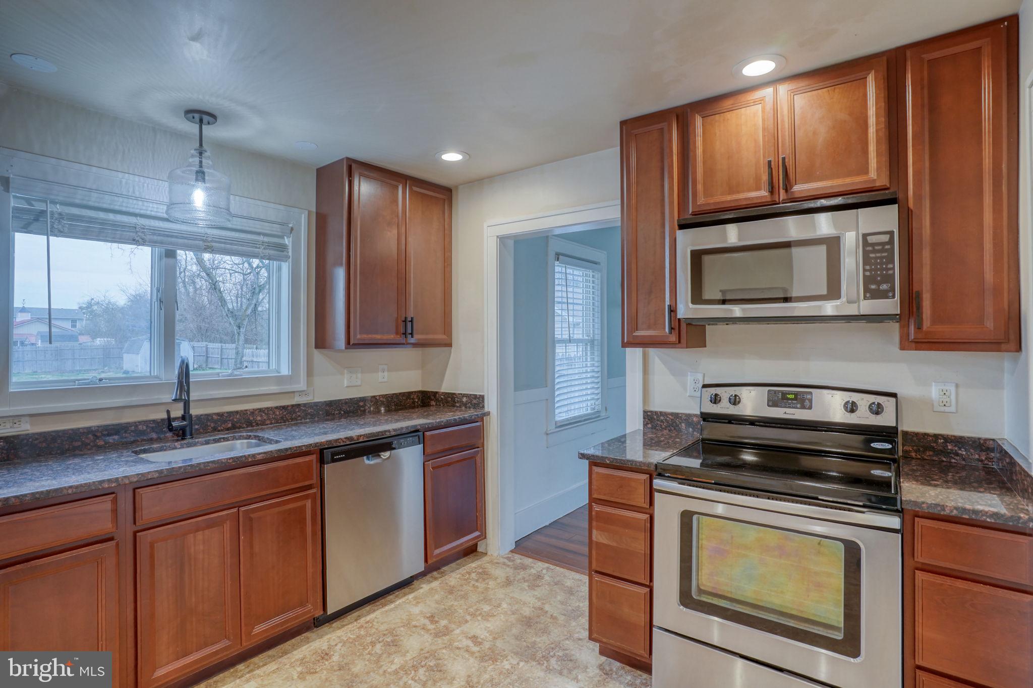 129 LAUREL ROAD