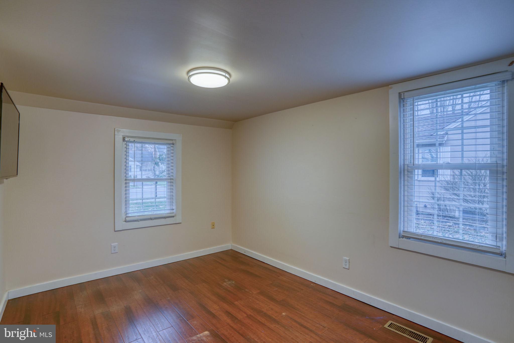 129 LAUREL ROAD