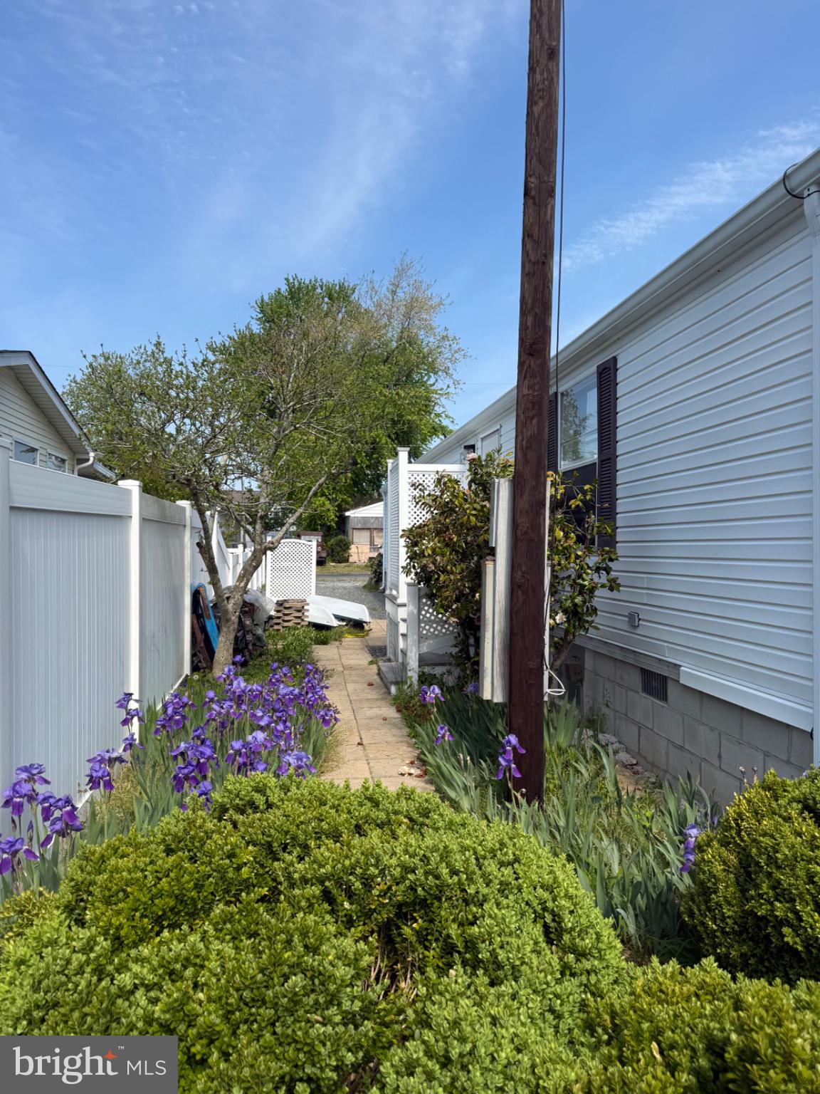 18017 HOWARD DRIVE