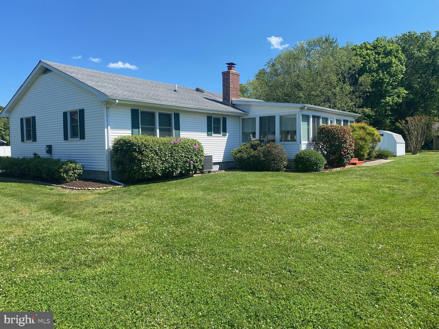 100 LAUREL KNOB COURT