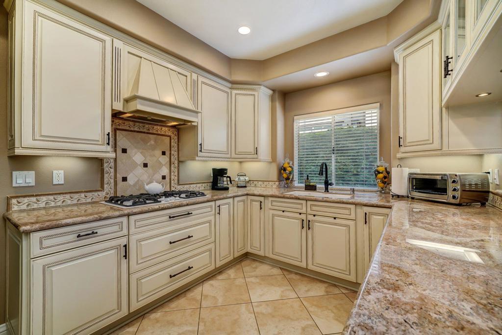 40860 Avenida Calafia