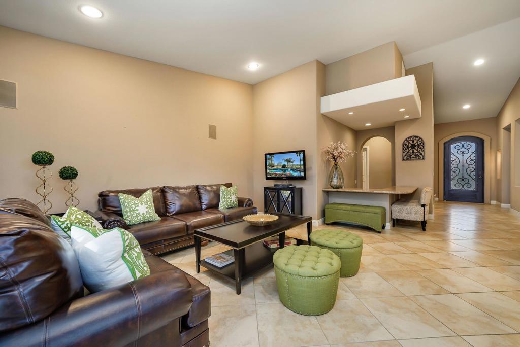 40860 Avenida Calafia