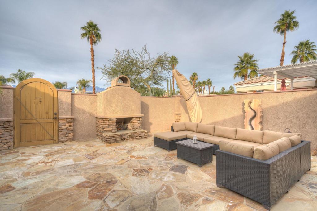 40860 Avenida Calafia