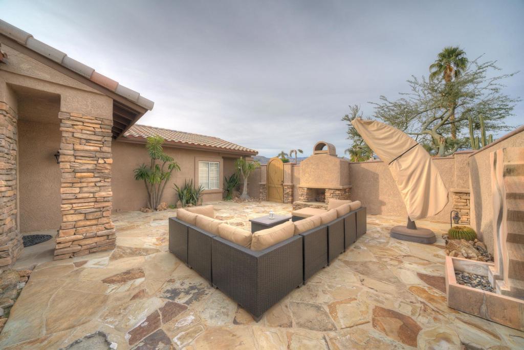 40860 Avenida Calafia