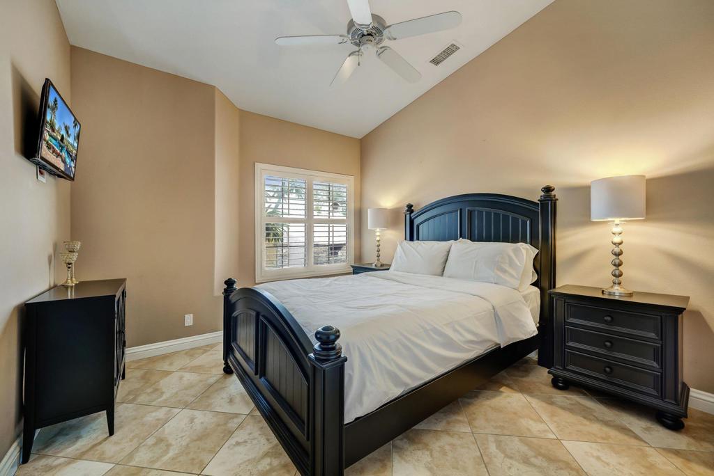 40860 Avenida Calafia
