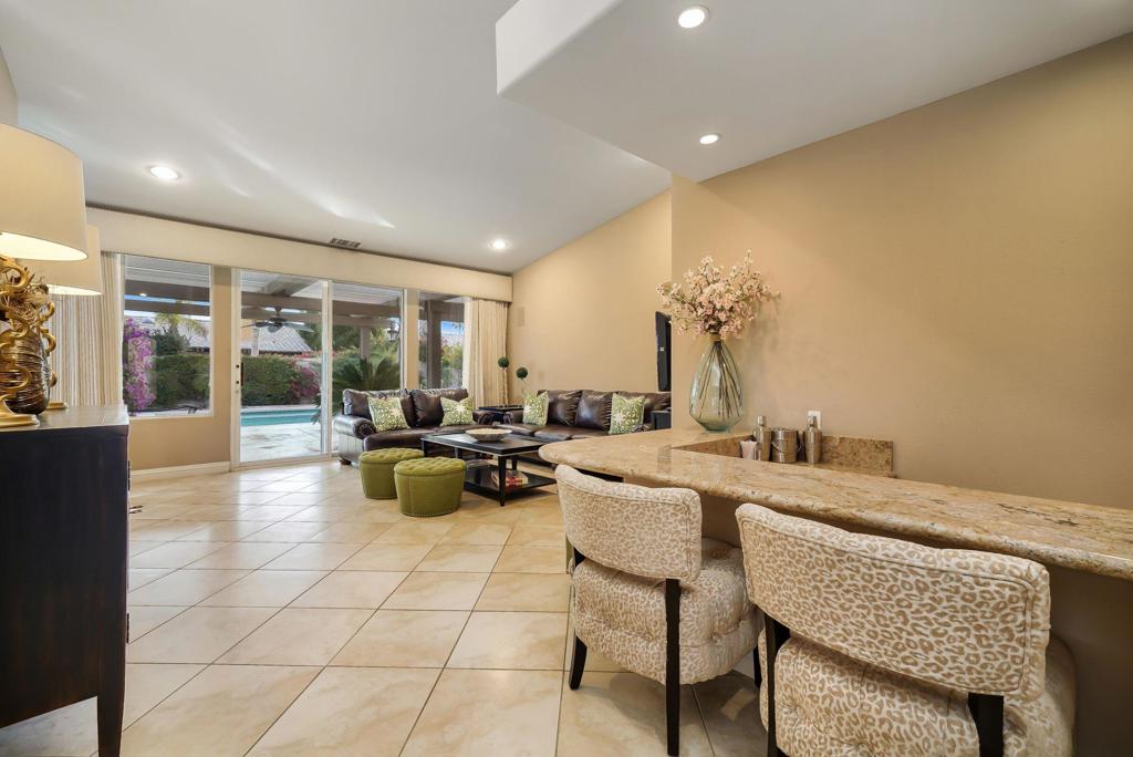 40860 Avenida Calafia