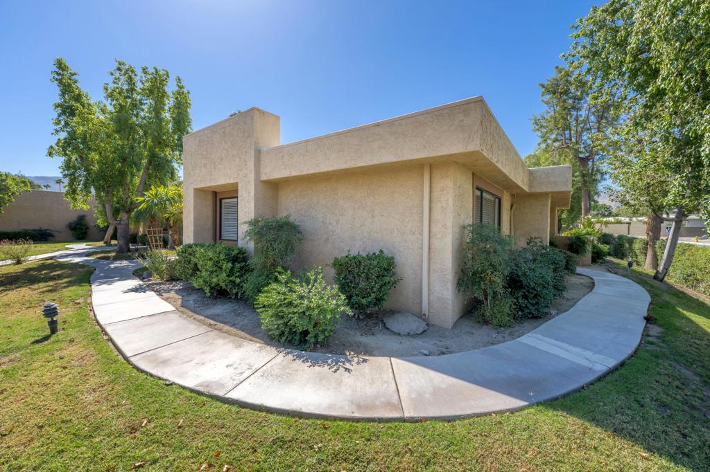47678 Date Palm Court