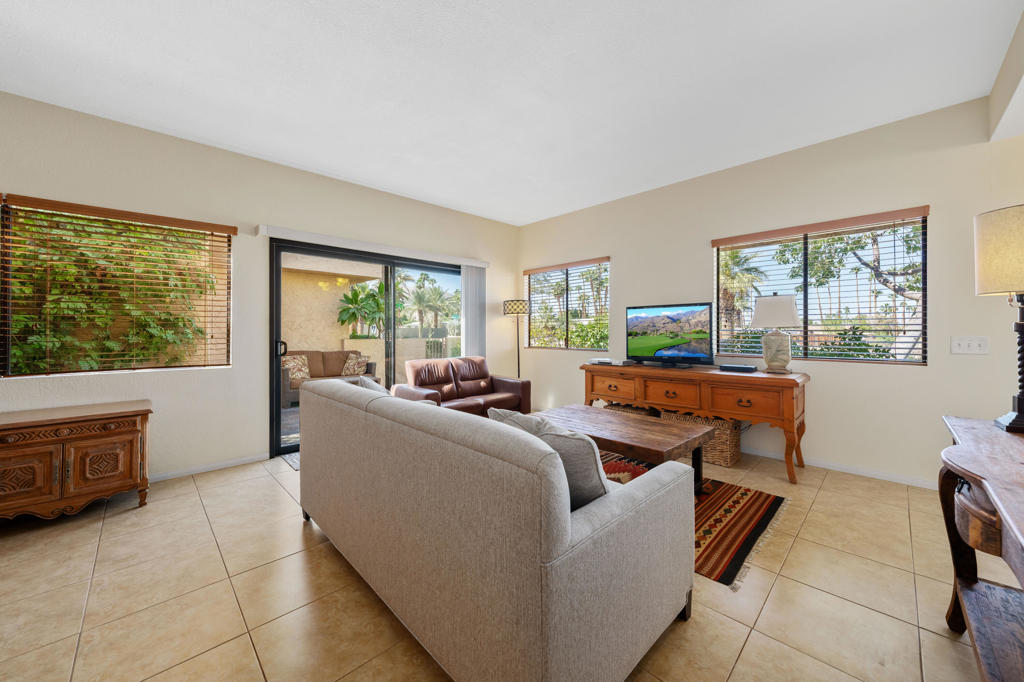 47678 Date Palm Court