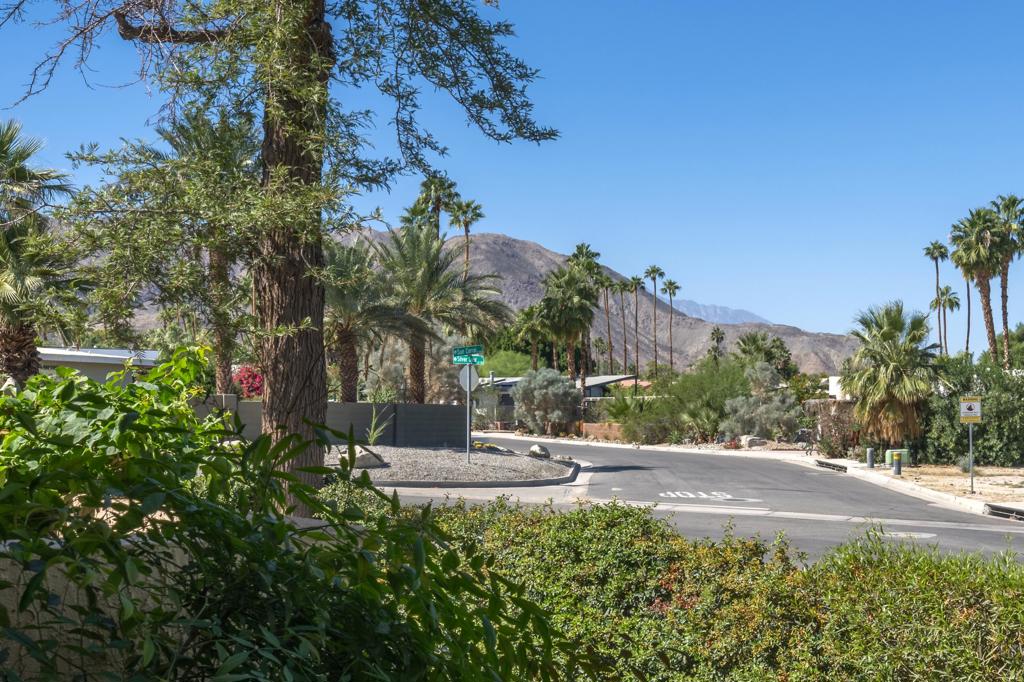 47678 Date Palm Court