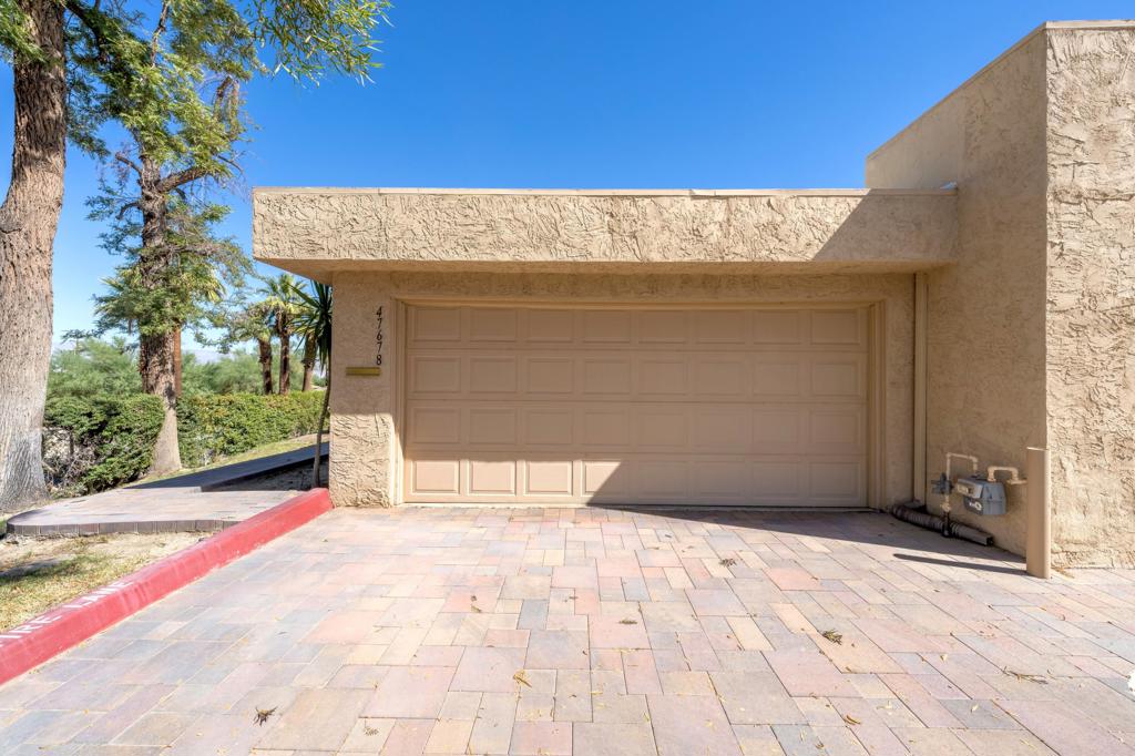 47678 Date Palm Court