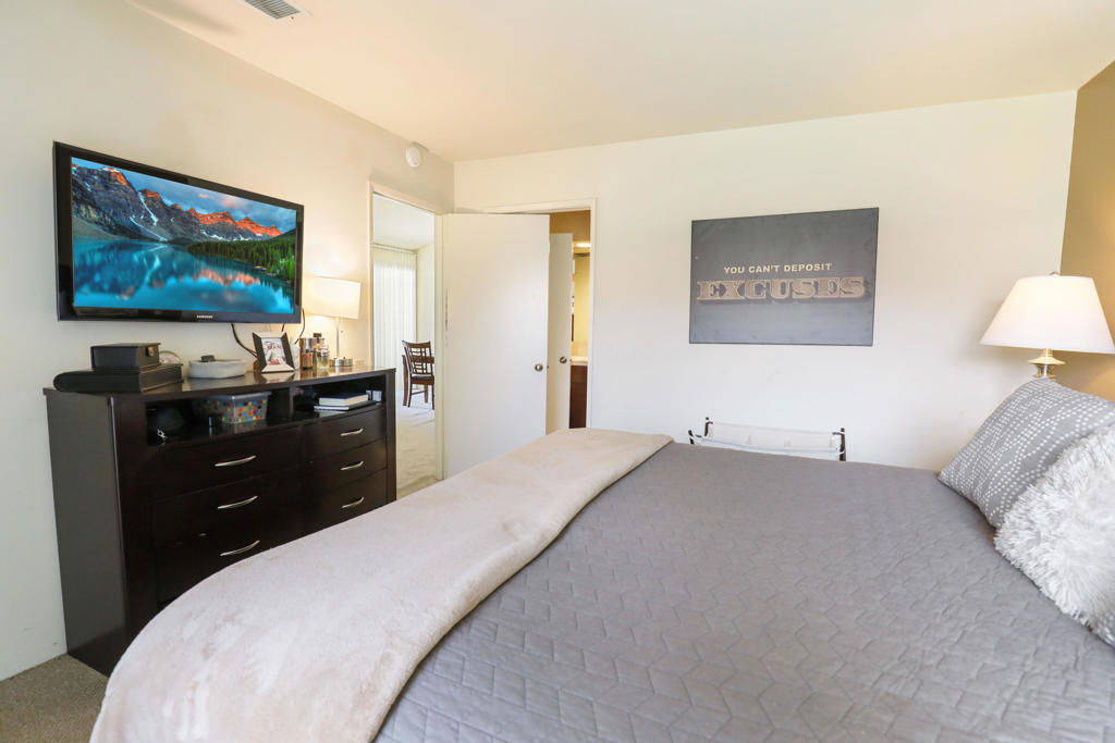 353 N Hermosa Drive 7d2