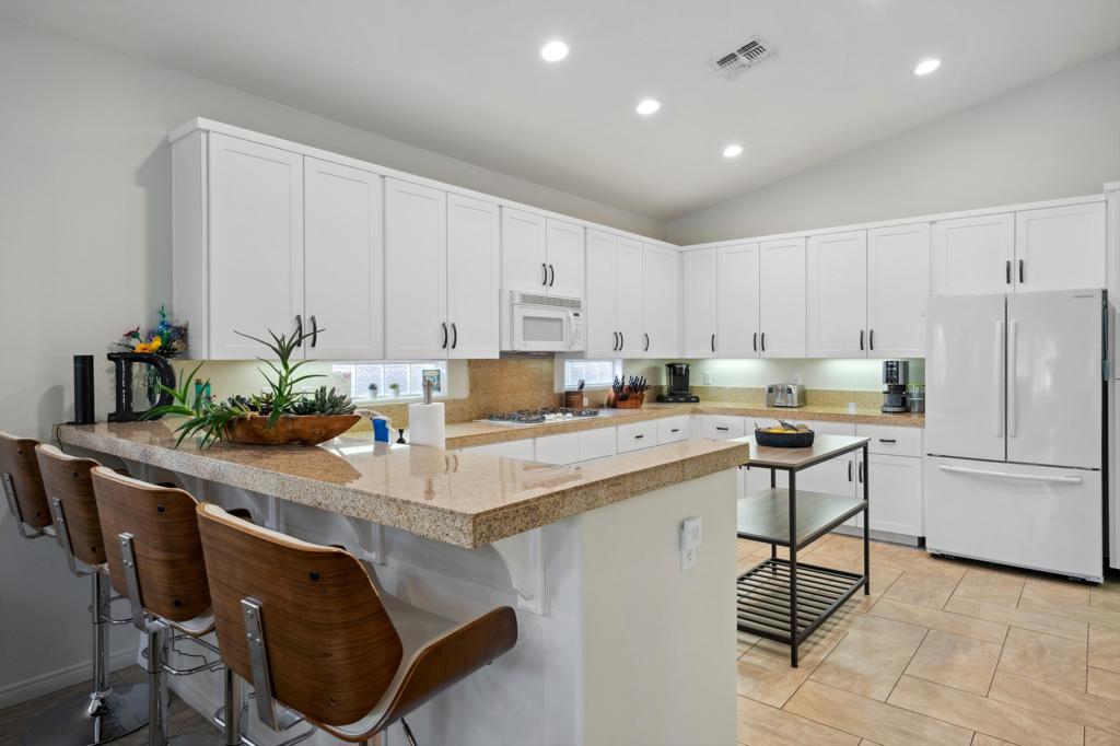45665 Spyglass Hill Street