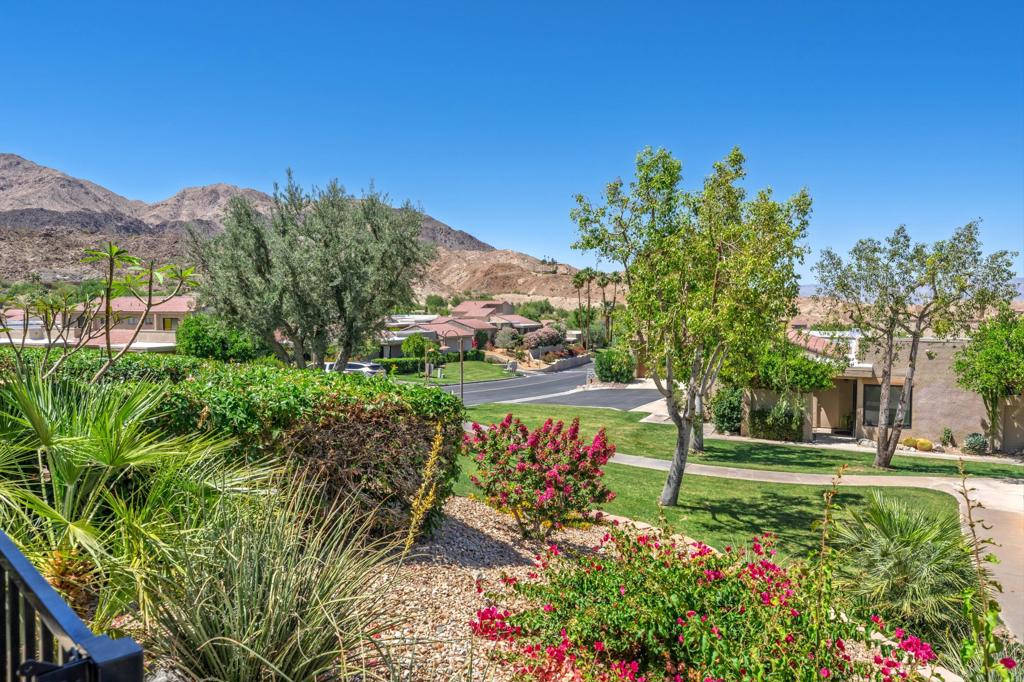 72418 Sommerset Drive