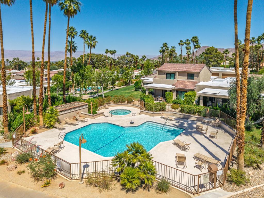 72418 Sommerset Drive