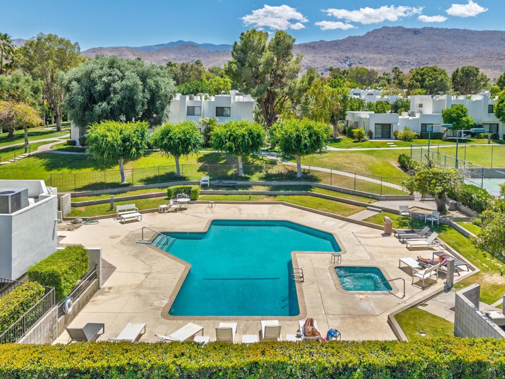 72418 Sommerset Drive