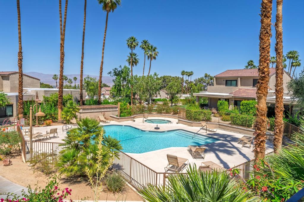 72418 Sommerset Drive