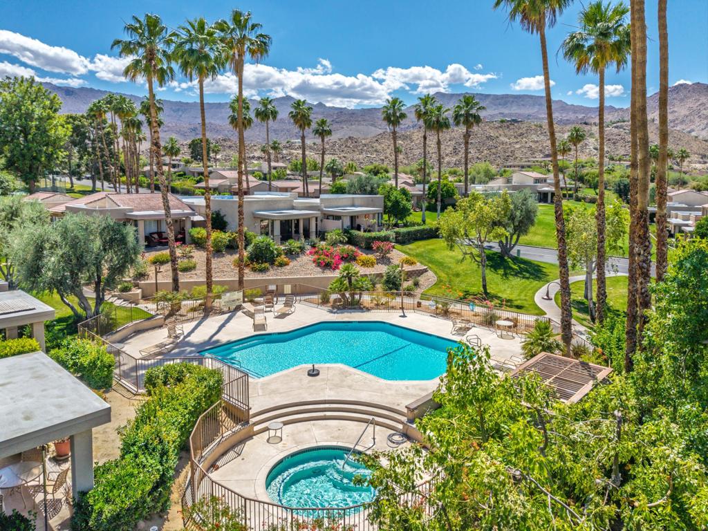 72418 Sommerset Drive