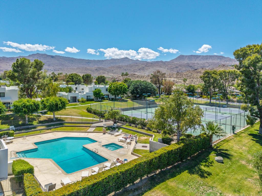 72418 Sommerset Drive