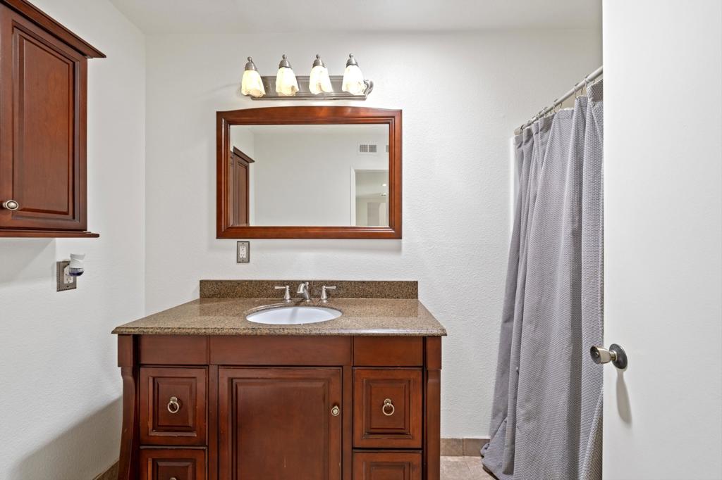 72418 Sommerset Drive