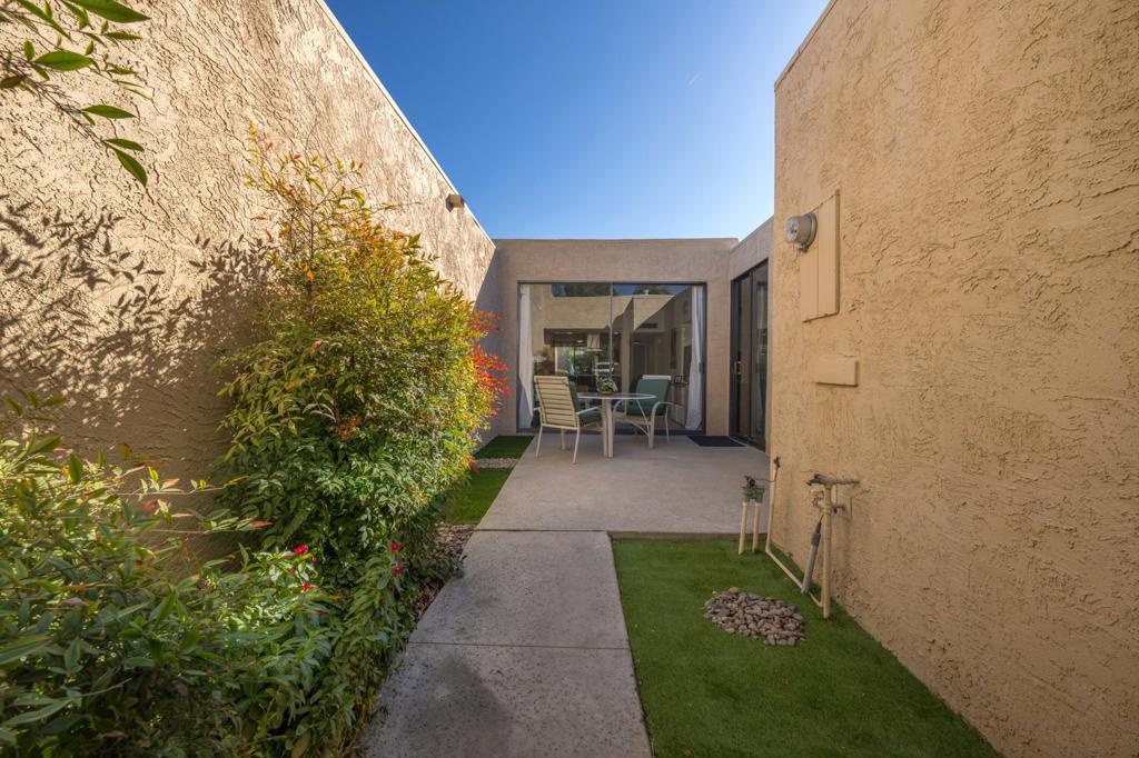 73947 Saquaro Court