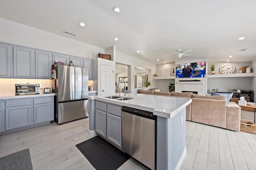 78860 Zenith Way
