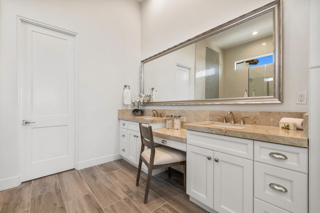 81350 Merv Griffin Way