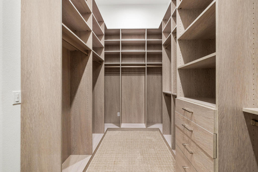 81350 Merv Griffin Way