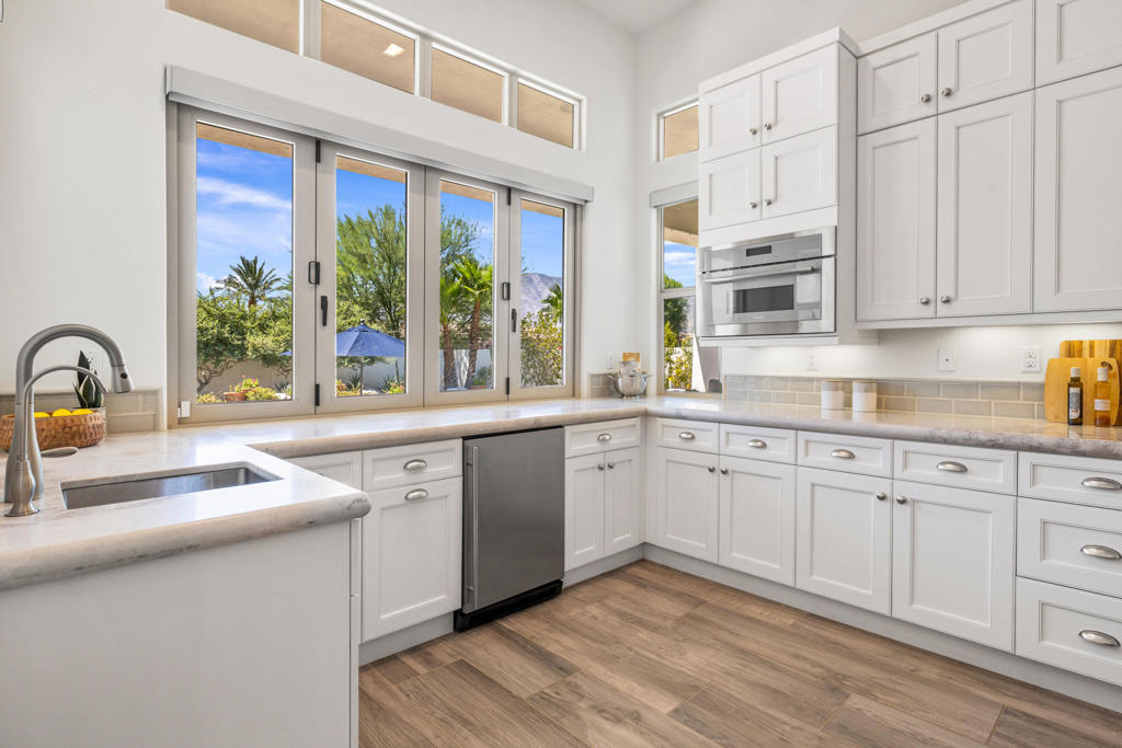 81350 Merv Griffin Way