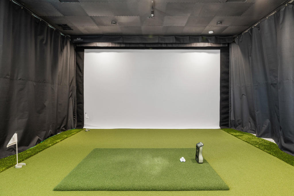 81350 Merv Griffin Way