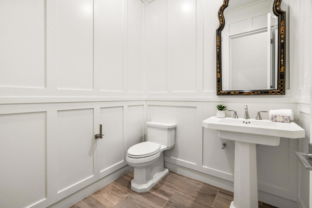 81350 Merv Griffin Way