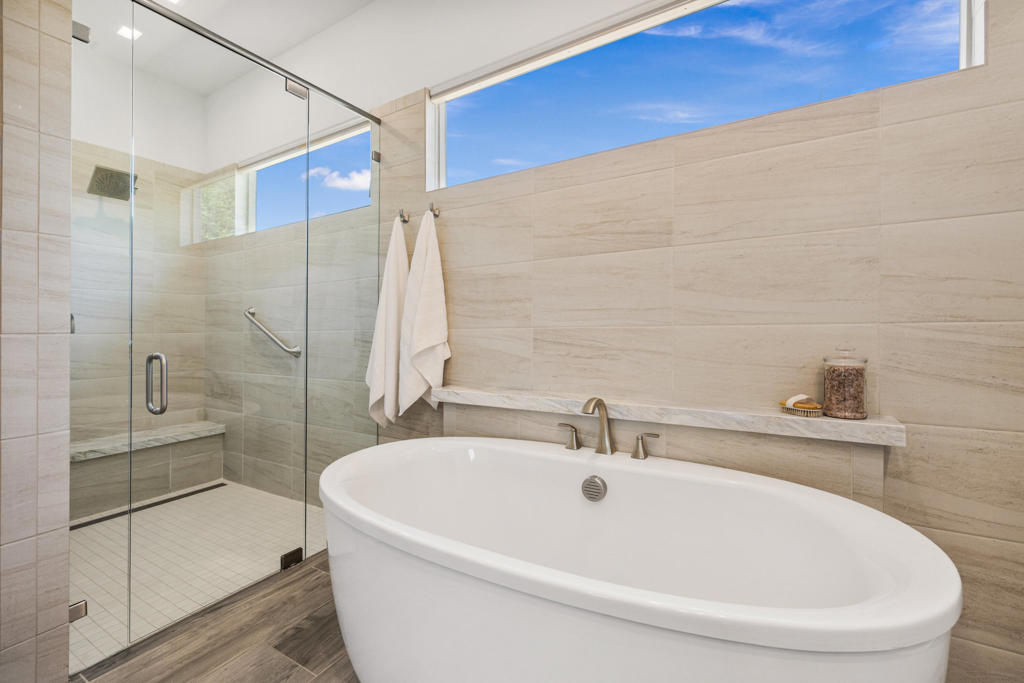 81350 Merv Griffin Way