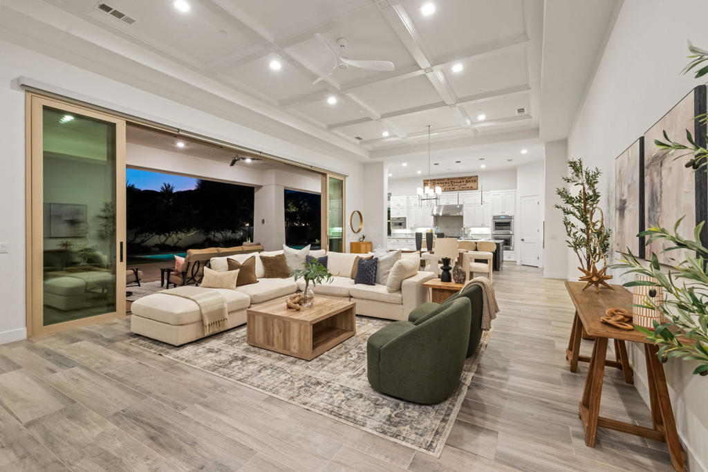 81350 Merv Griffin Way