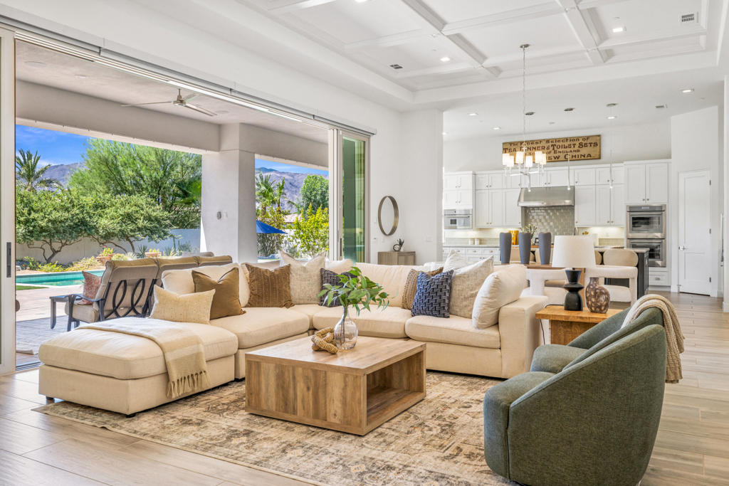 81350 Merv Griffin Way