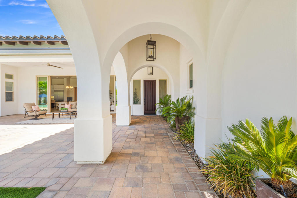 81350 Merv Griffin Way