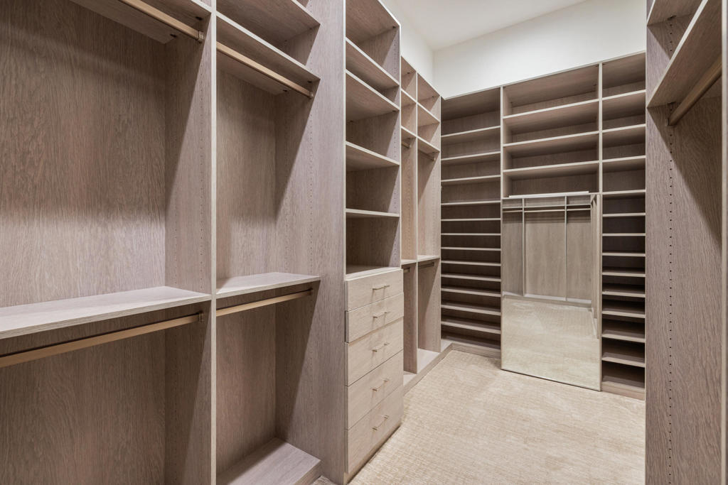 81350 Merv Griffin Way