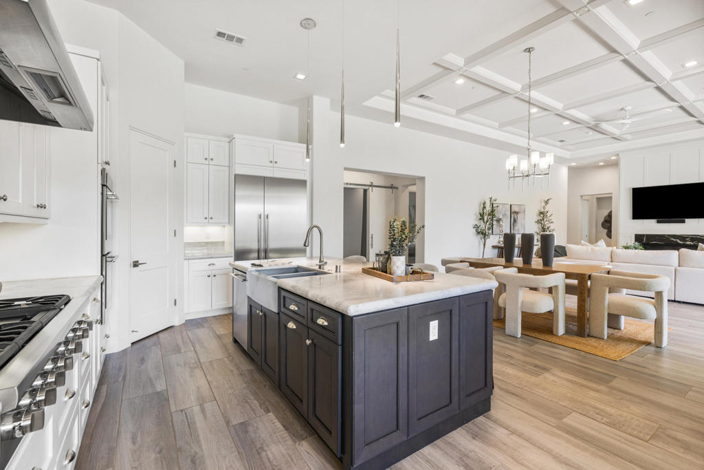 81350 Merv Griffin Way