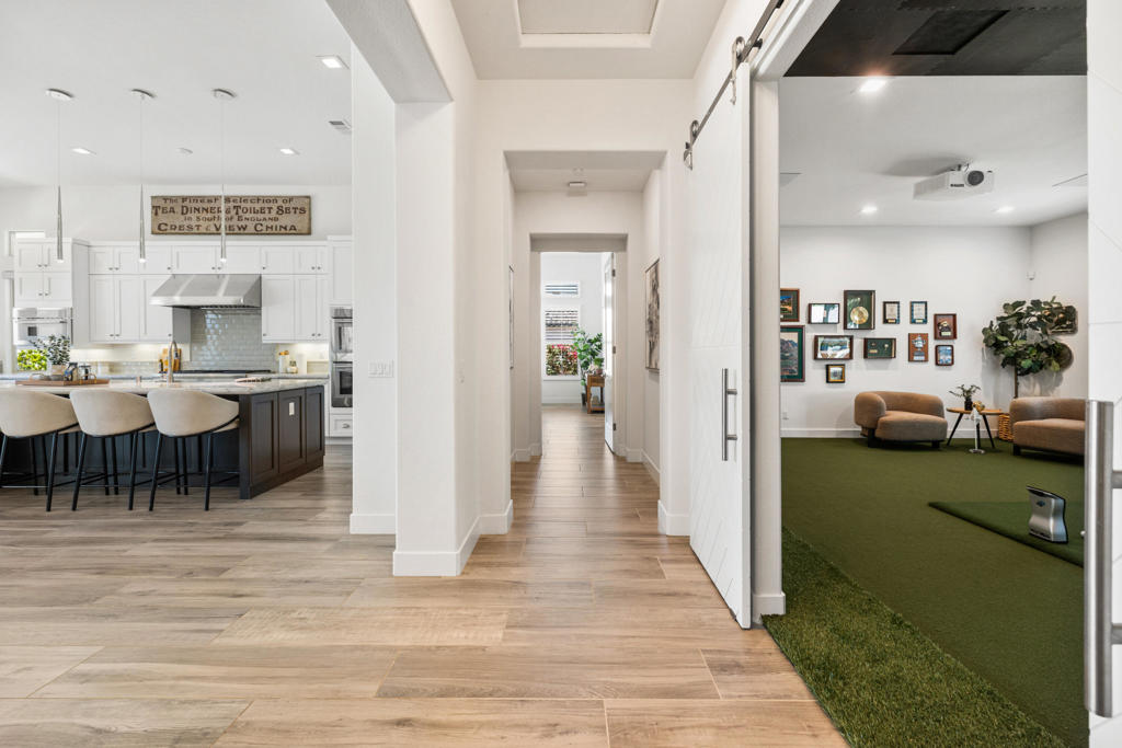 81350 Merv Griffin Way