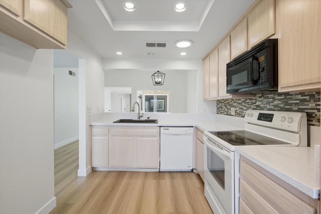 72418 Sommerset Drive