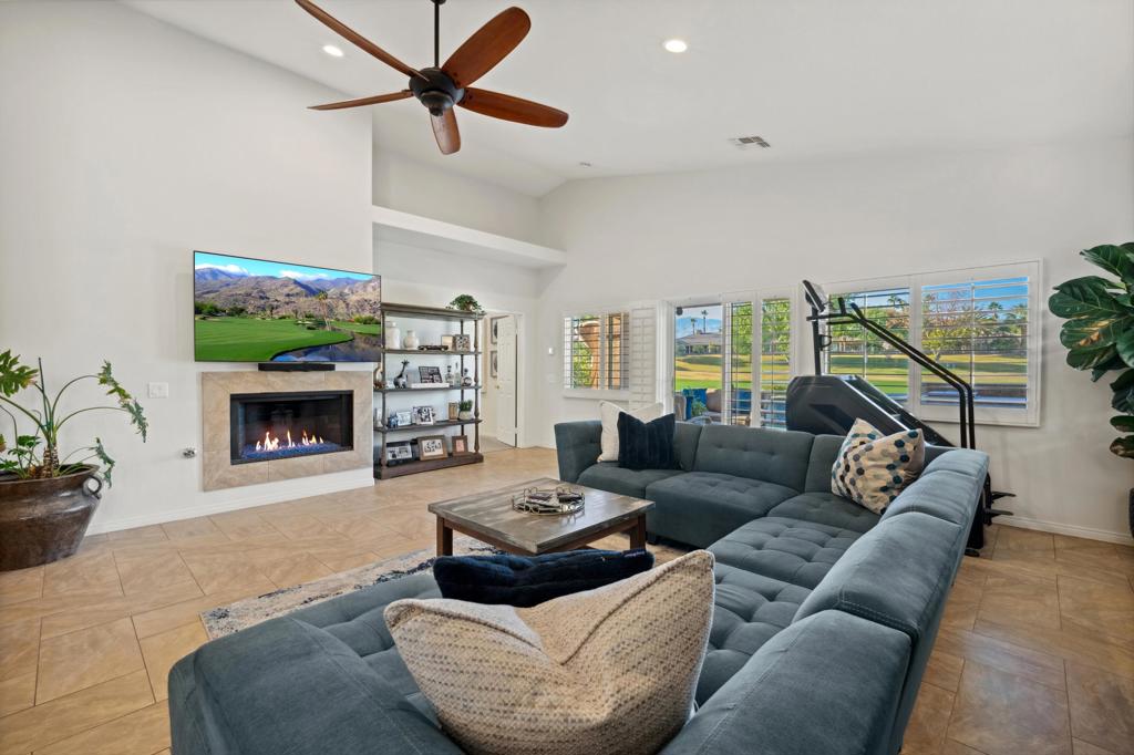 45665 Spyglass Hill Street