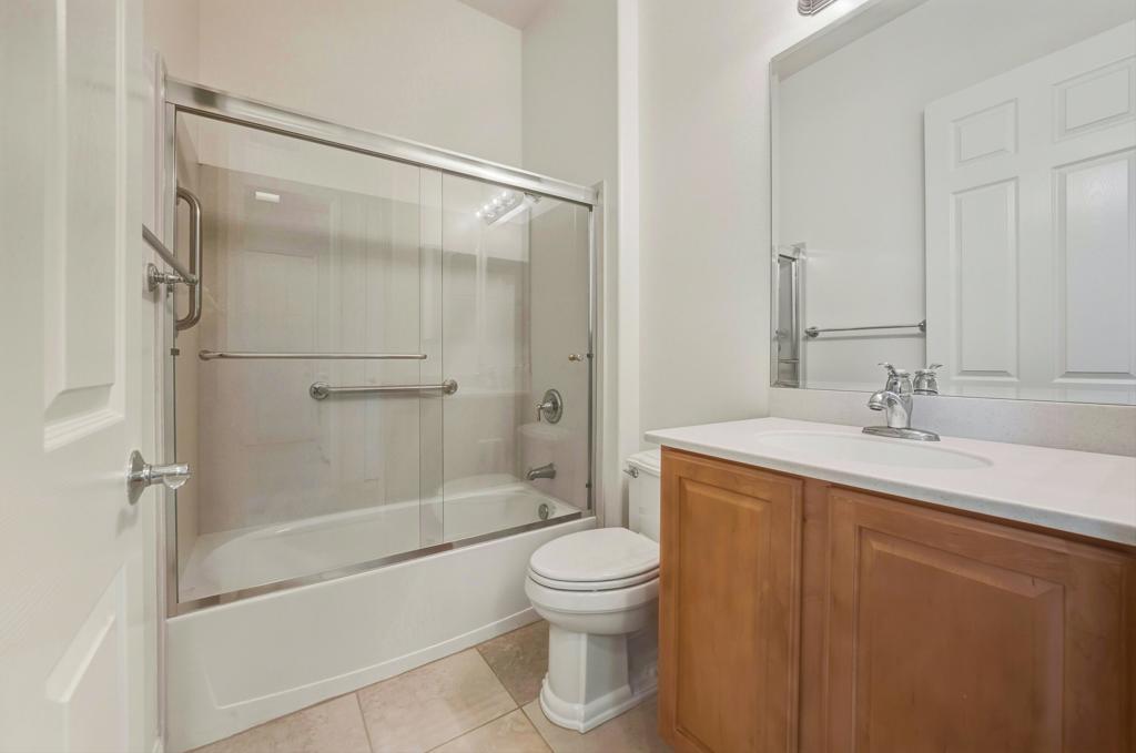 81406 Avenida Altamira