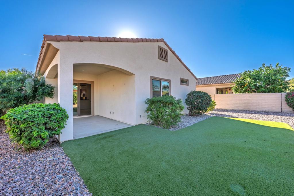 81406 Avenida Altamira