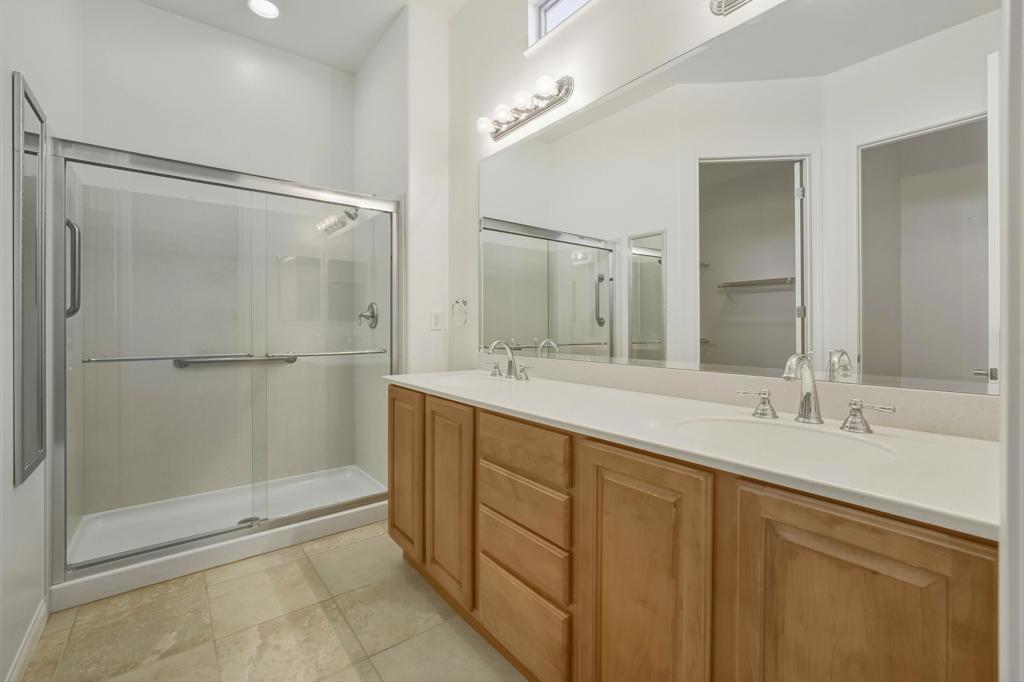 81406 Avenida Altamira