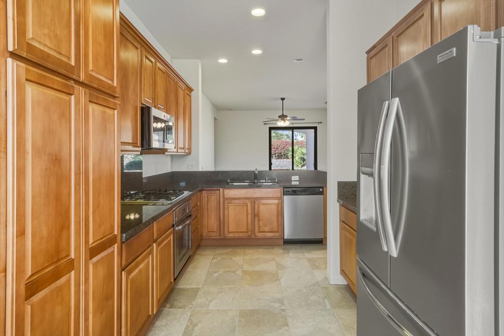 81406 Avenida Altamira