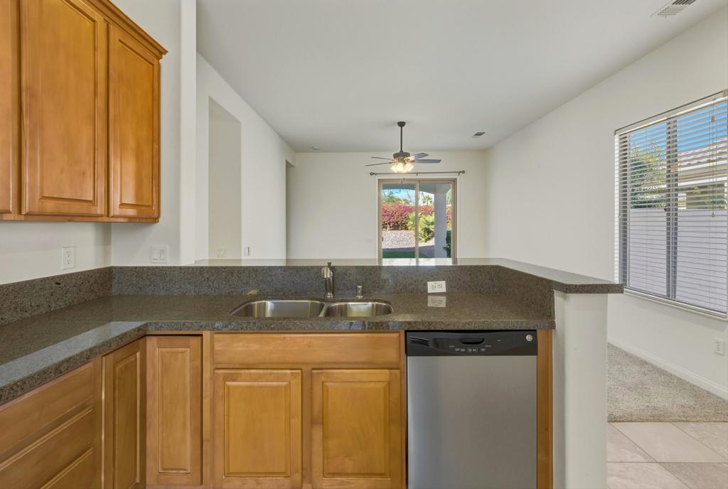 81406 Avenida Altamira