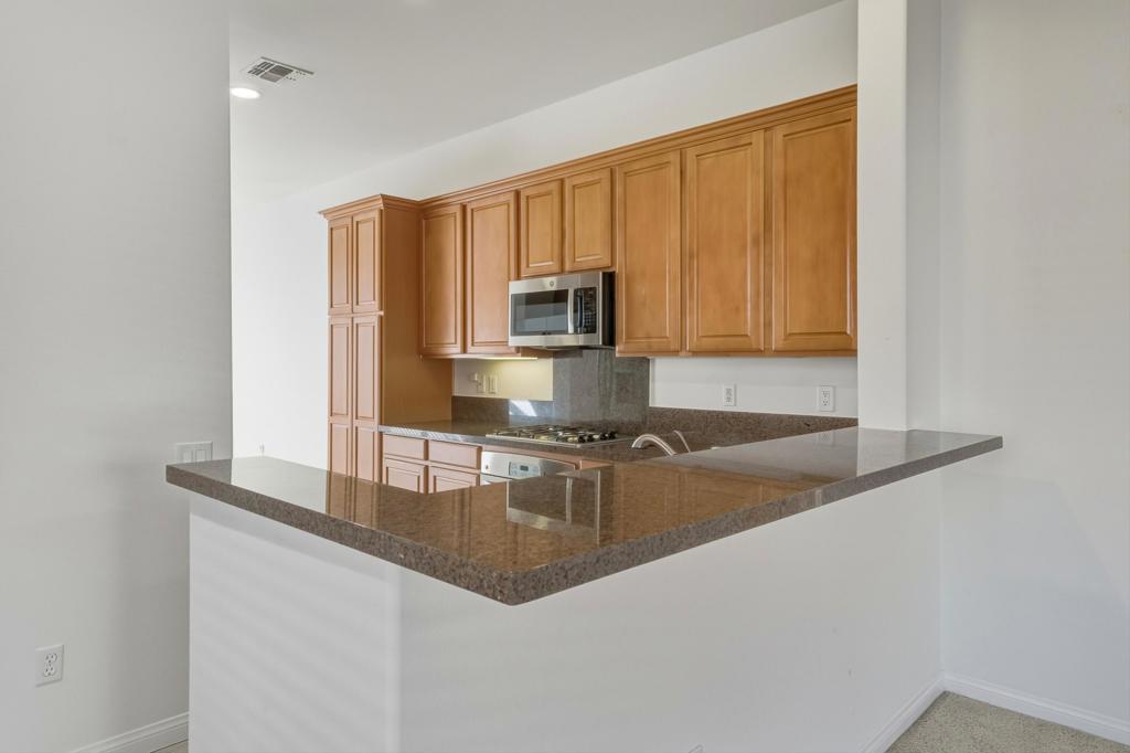 81406 Avenida Altamira