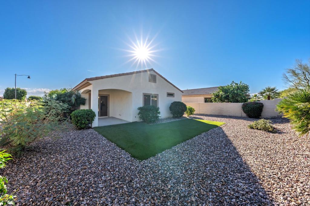 81406 Avenida Altamira