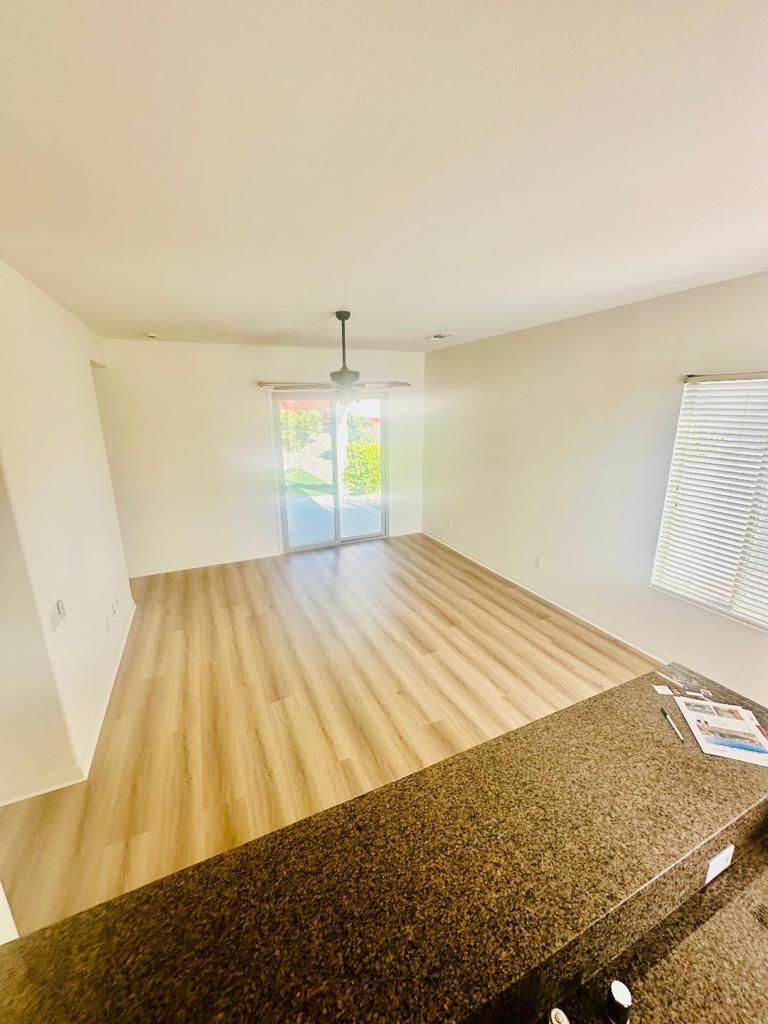 81406 Avenida Altamira